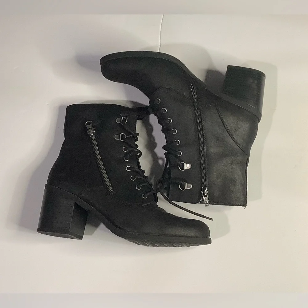 White Mountain Black Lace Up Boots - Picture 1 of 5